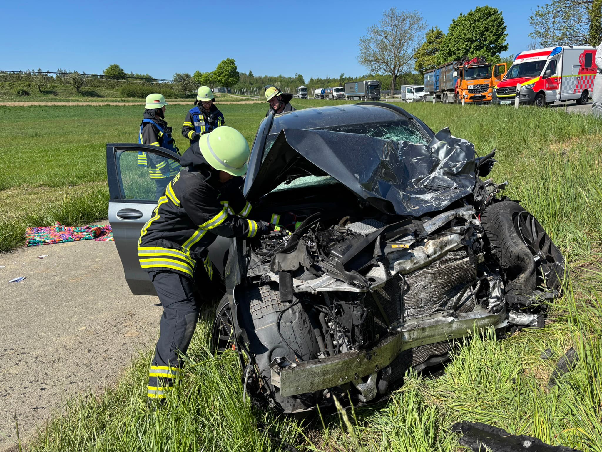 B33: Kollision von PKW mit LKW