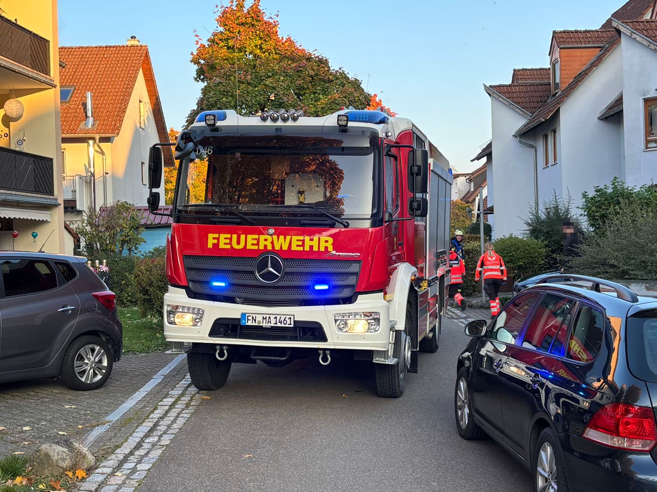 B 3 Y- Ausgelöster Rauchwarnmelder und Rauchgeruch / Person in Wohnung gestürzt