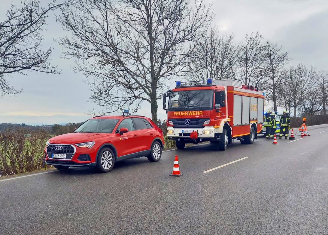 Fahrzeugkollision auf B33 bei Stadel